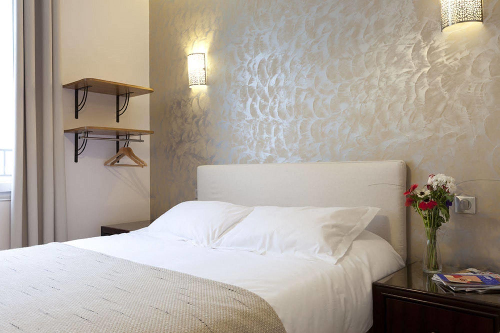 Hotel Sofia Париж Екстериор снимка