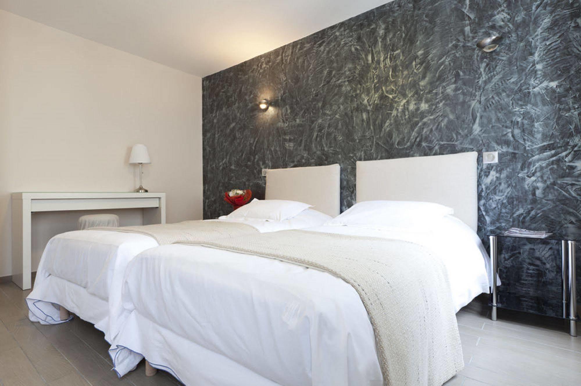 Hotel Sofia Париж Екстериор снимка